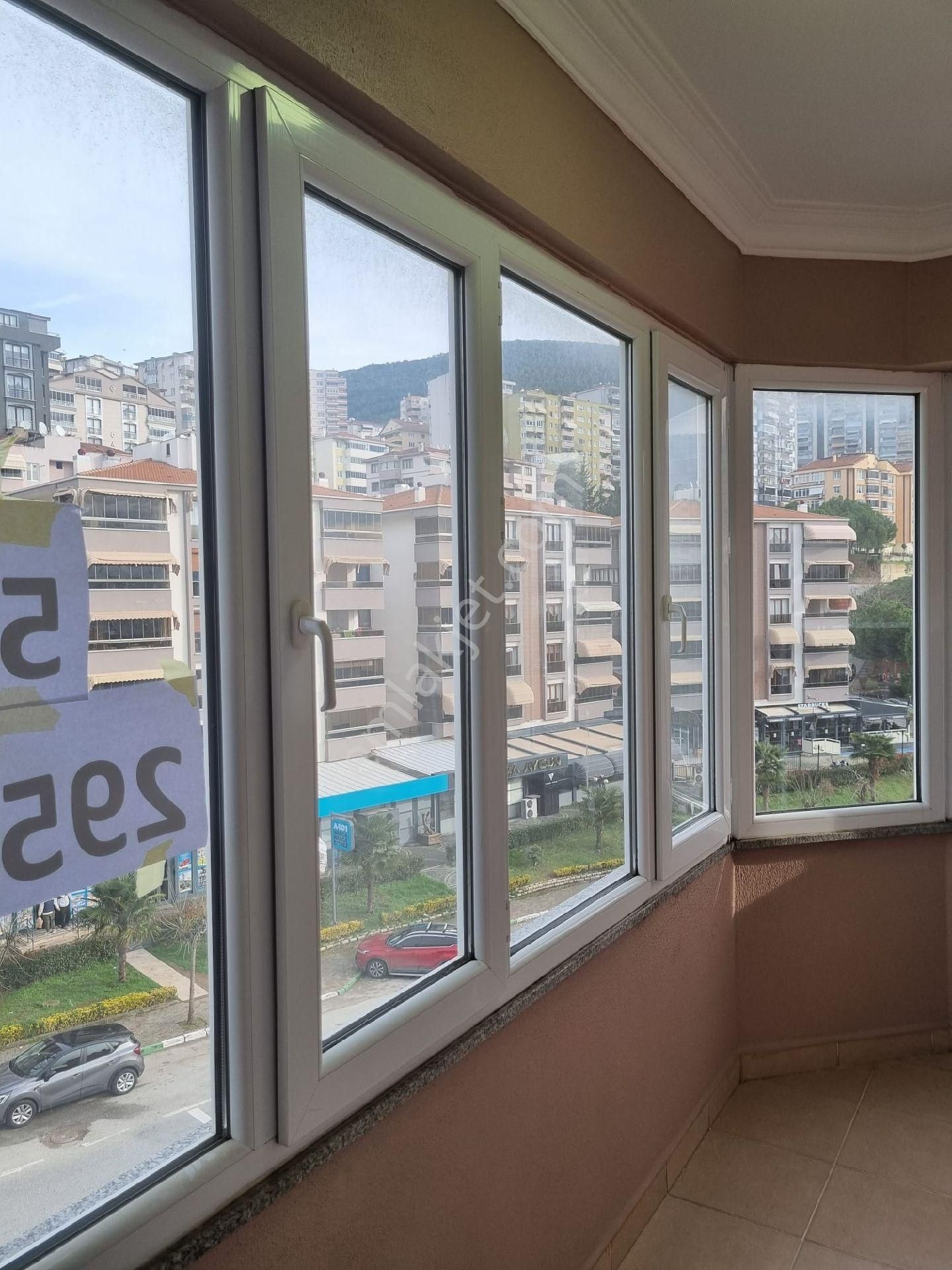 Cumhuriyet Mahallesinde Deniz Manzaralı 3+1 Satılık Daire - Görsel 12