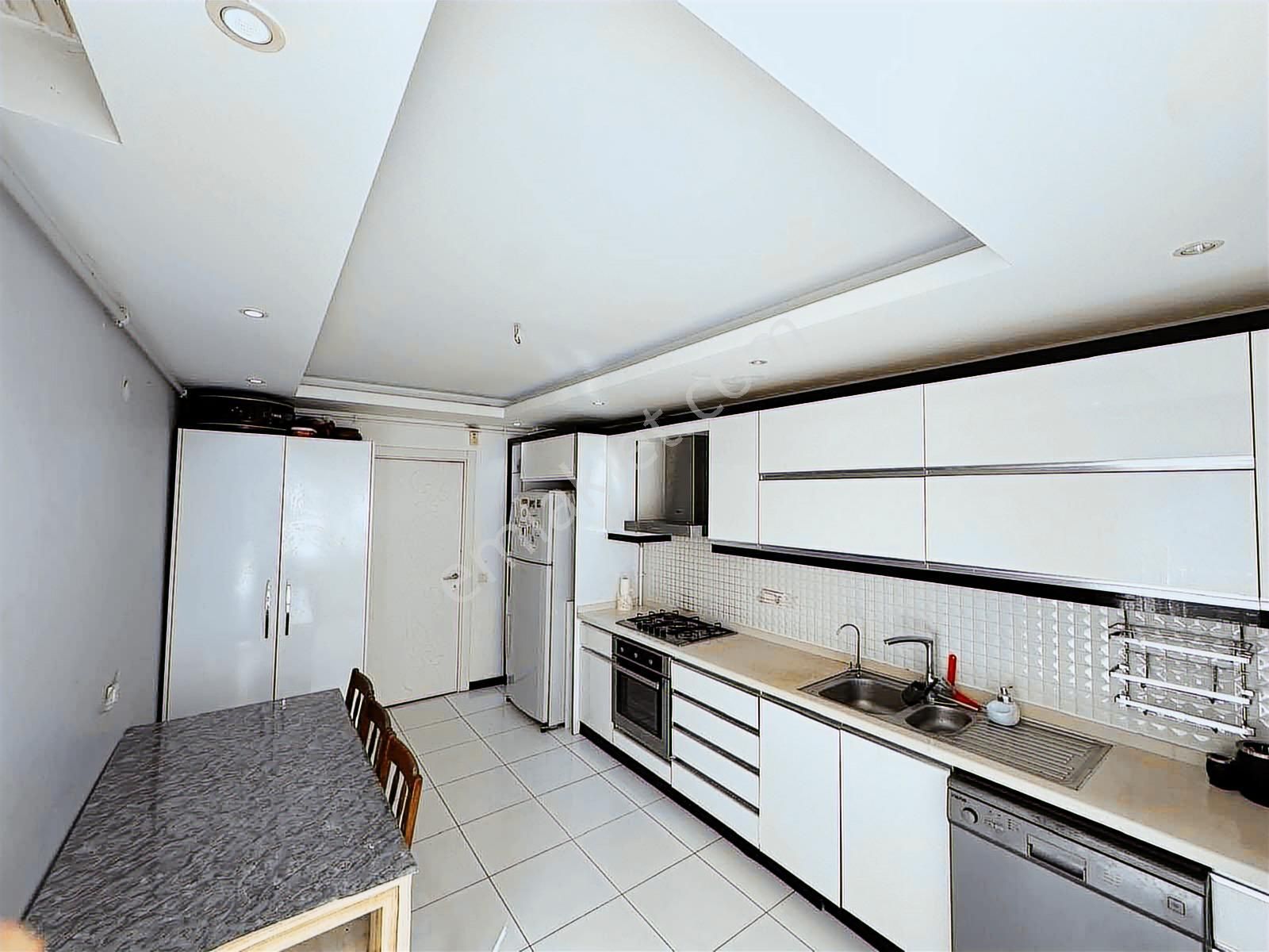 Satılık 3+1 Ayrı Mutfak Havuzlu Site Uncalı Mahallesi