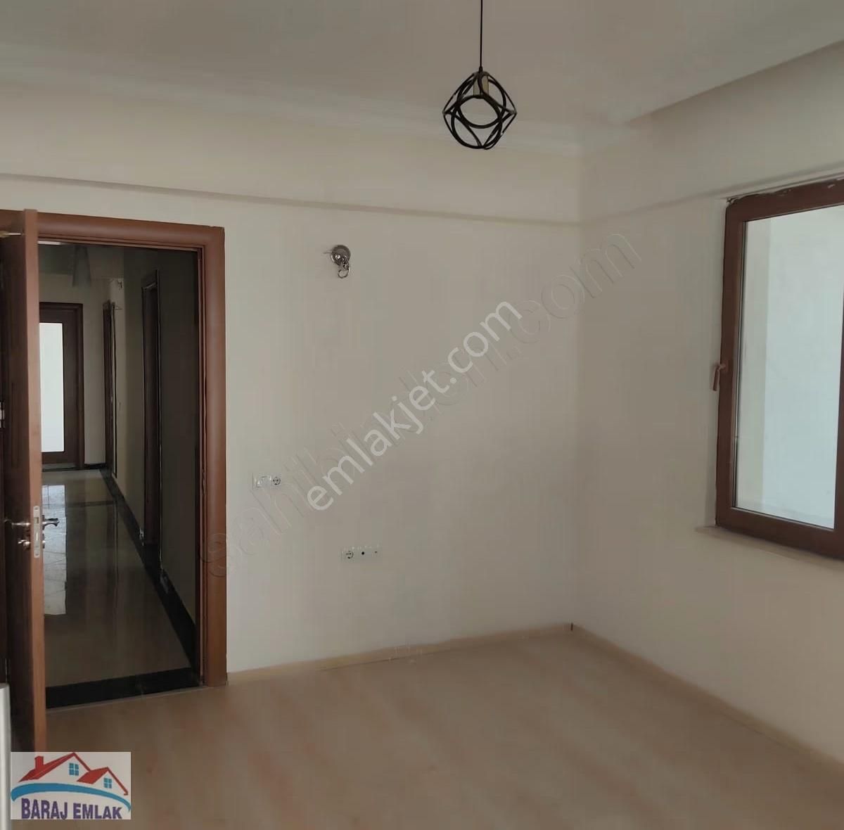 Baraj Emlak Tan Dükkanların Üstü Teraslı Kiralık Tekli Daire - Görsel 20