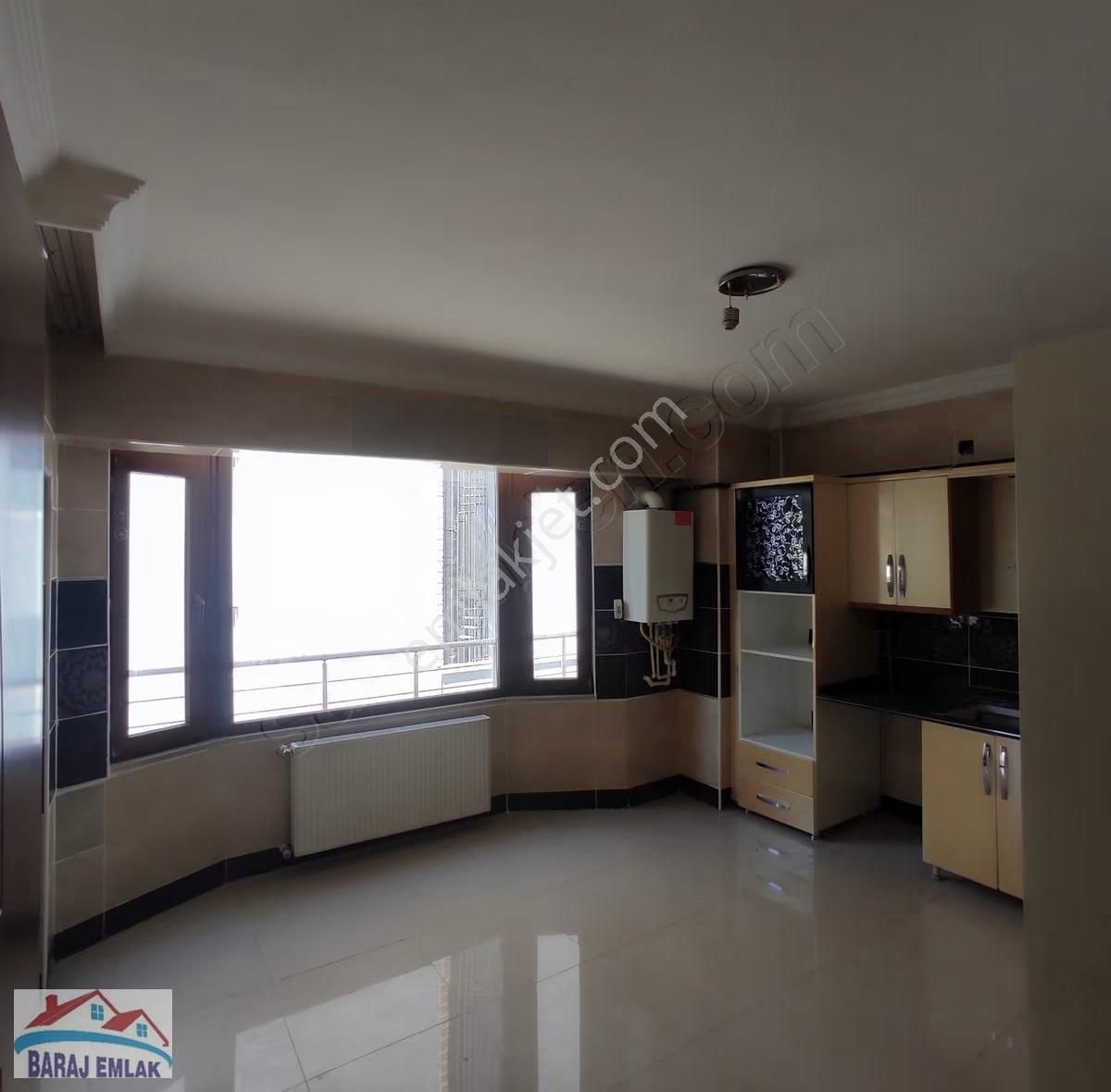 Baraj Emlak Tan Dükkanların Üstü Teraslı Kiralık Tekli Daire - Görsel 4