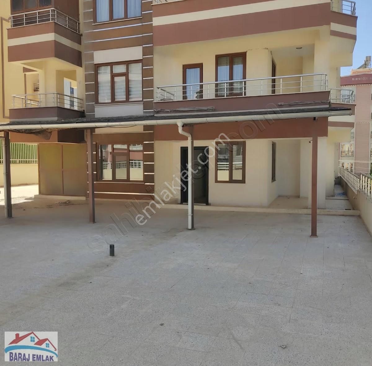 Baraj Emlak Tan Dükkanların Üstü Teraslı Kiralık Tekli Daire - Görsel 6