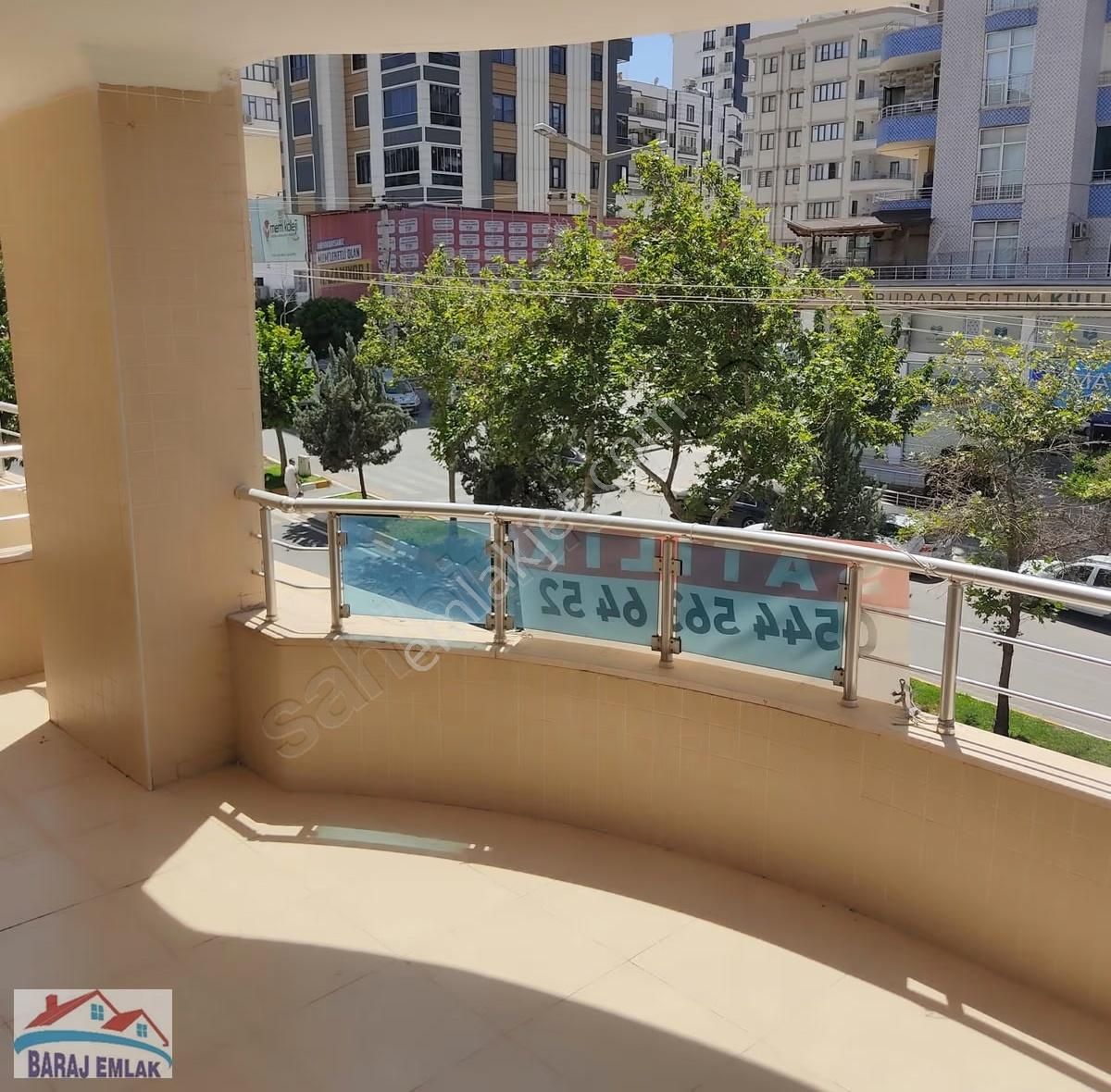 Baraj Emlak Tan Dükkanların Üstü Teraslı Kiralık Tekli Daire - Görsel 13