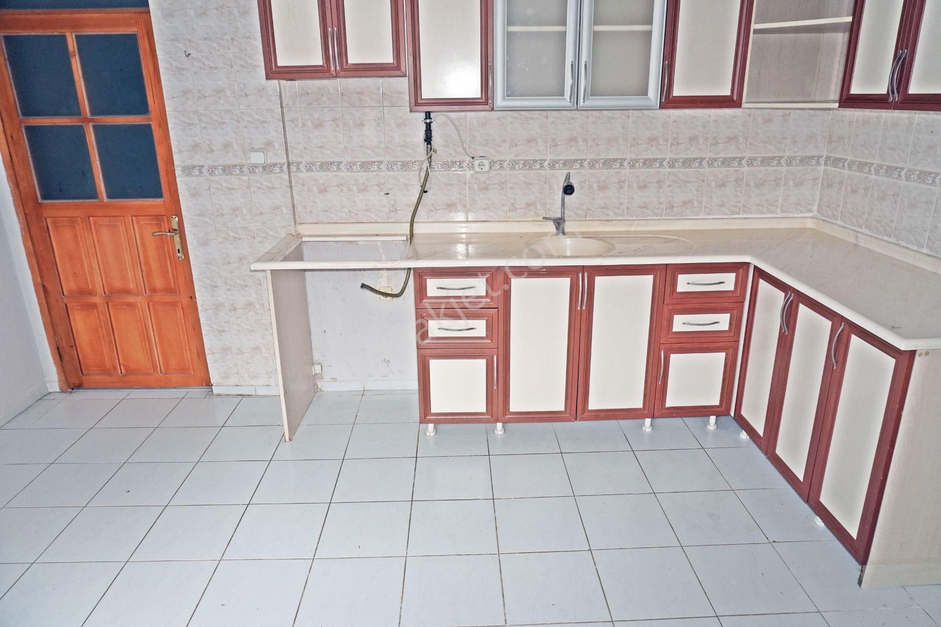 Şirintepede Kiralık 2+1 Doğalgaz Kombili+balkonlu Çiğli Serkan