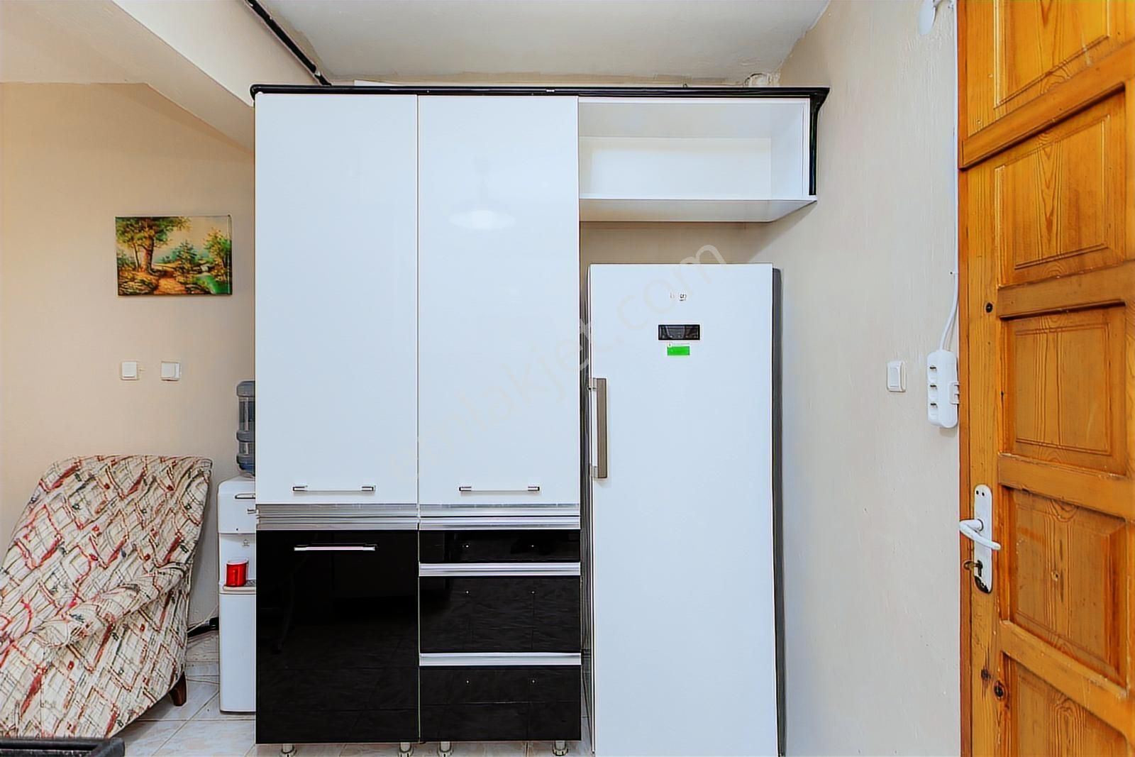 Yenifoça Merkezi Konumda Satılık 3+1 Tripleks Villa - Görsel 21