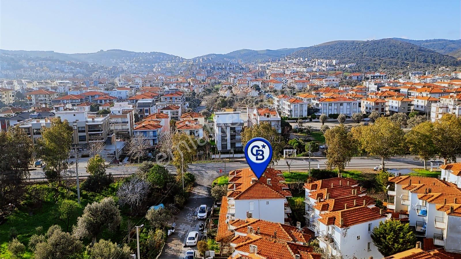 Yenifoça Merkezi Konumda Satılık 3+1 Tripleks Villa - Görsel 28