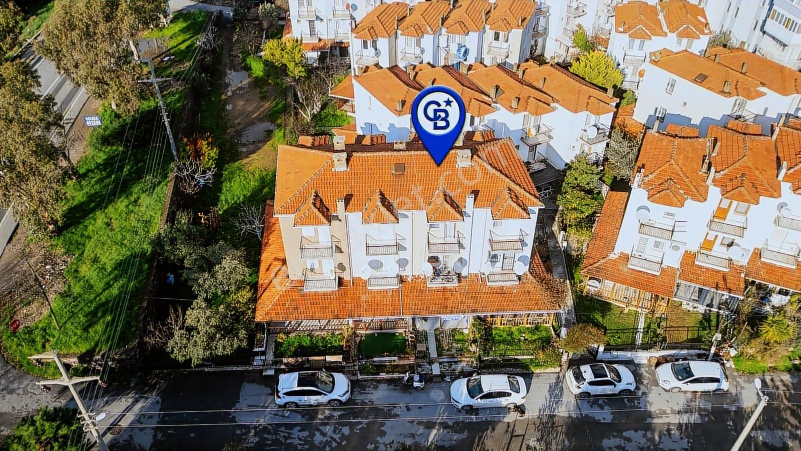 Yenifoça Merkezi Konumda Satılık 3+1 Tripleks Villa - Görsel 32