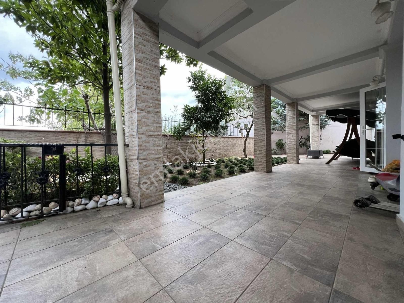 Çengelköy Ata-2 Sitesinde Bakımlı 350 M2 Triplex Tekli Villa - Görsel 4