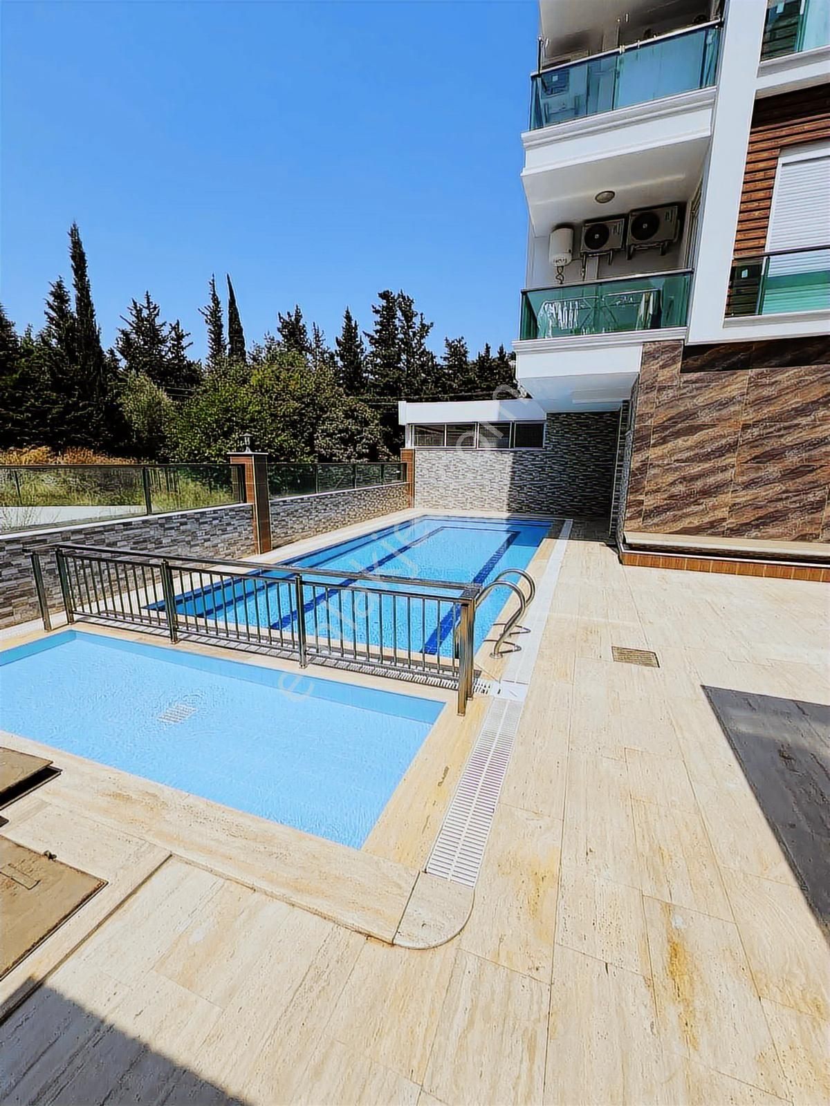 Antalya Konyaaltı Çok İyi Lokasyonda Yeni Bina Katta - Görsel 8