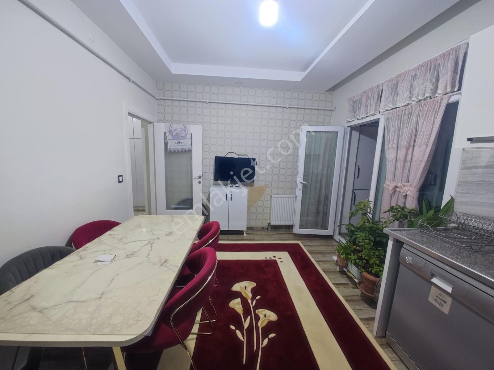 Aksoy'dan Eski Siverek Caddesinde 2+1 Acil Satılık Fırsat Daire - Görsel 4