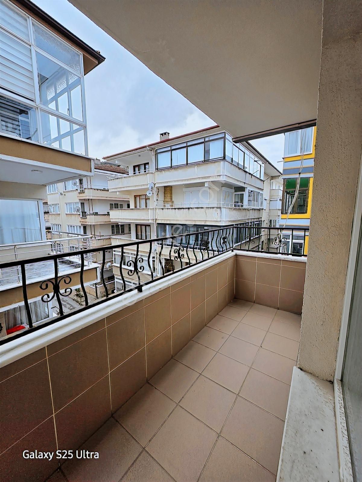 Çınarcık Merkezde Satılık Denize Sıfır 2+1 Eşyalı Daire - Görsel 7