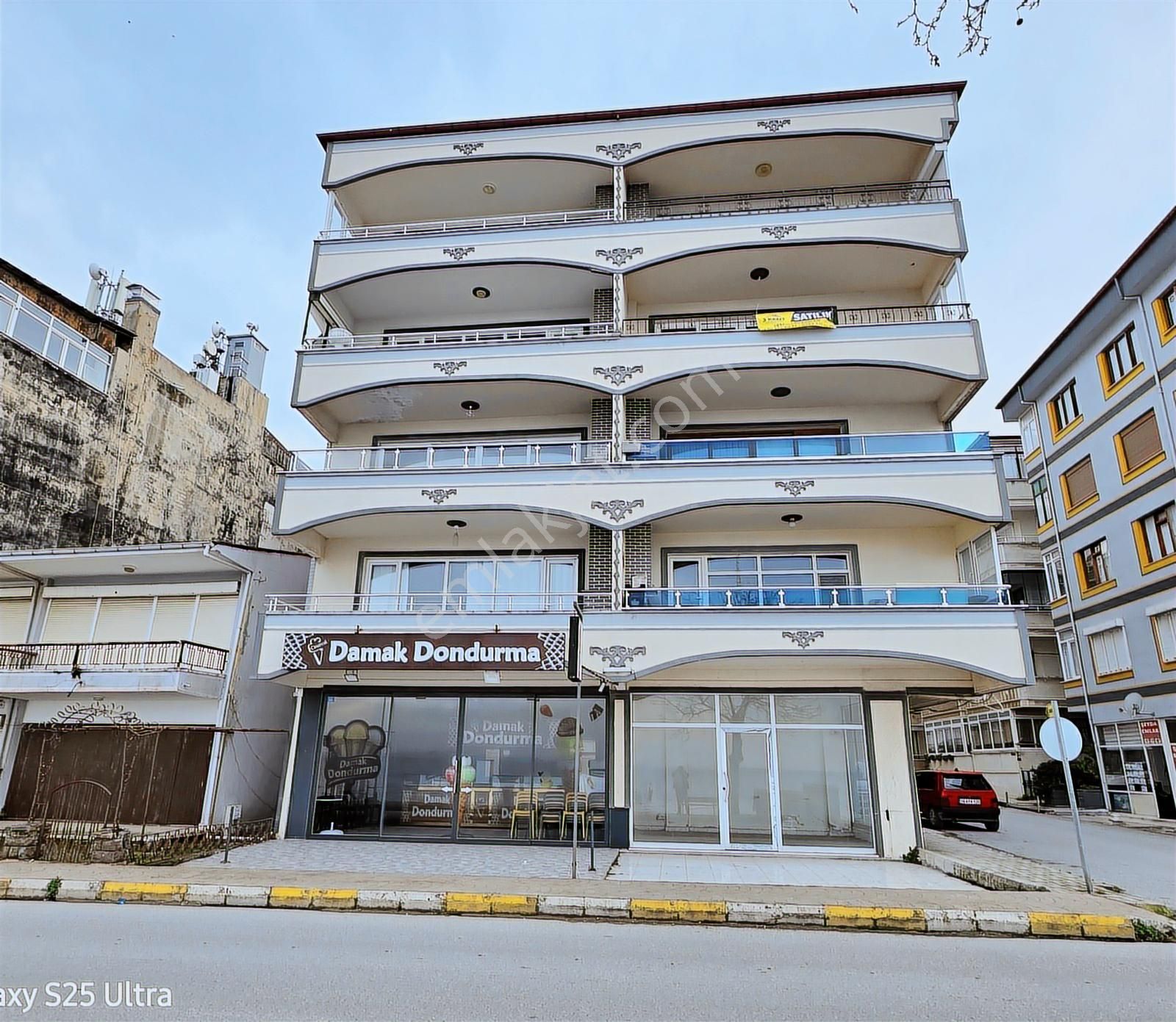 Çınarcık Merkezde Satılık Denize Sıfır 2+1 Eşyalı Daire - Görsel 8