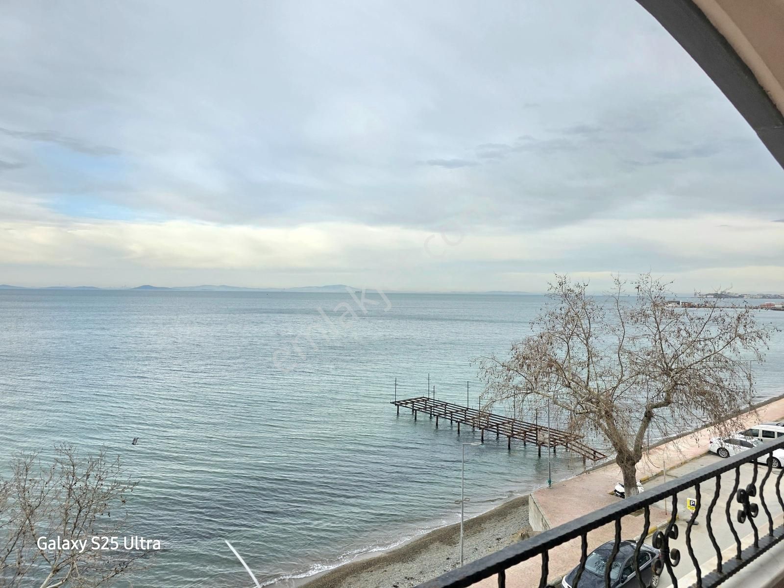 Çınarcık Merkezde Satılık Denize Sıfır 2+1 Eşyalı Daire - Görsel 17