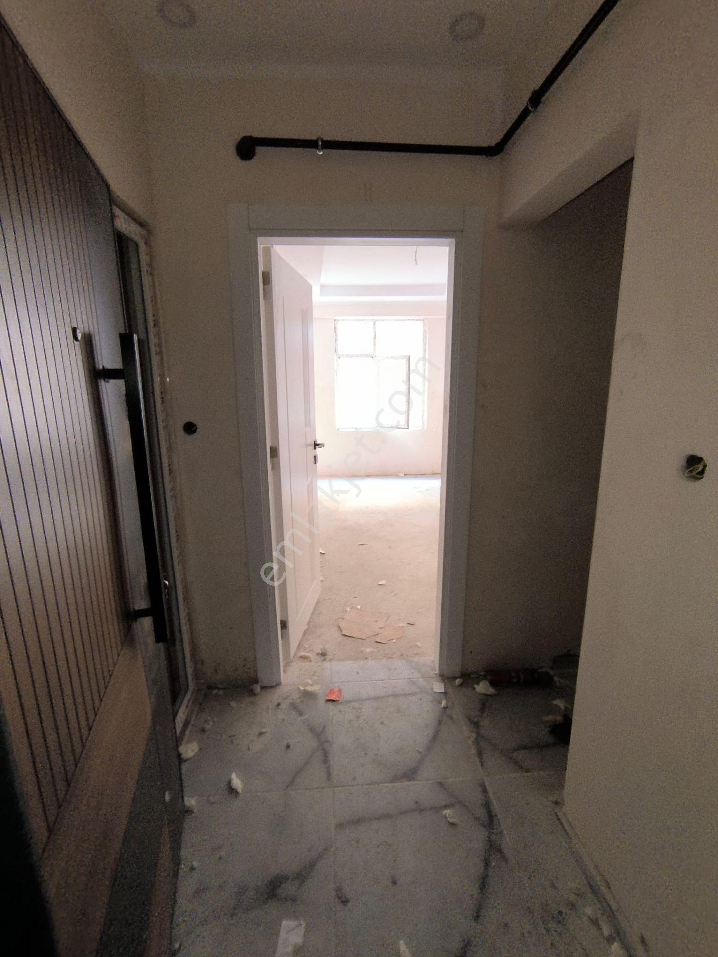 Toplama Merkezine Yürüme Mesafesinde Ofis İçin Uygun Satılk Sıfır 2+0 Daire