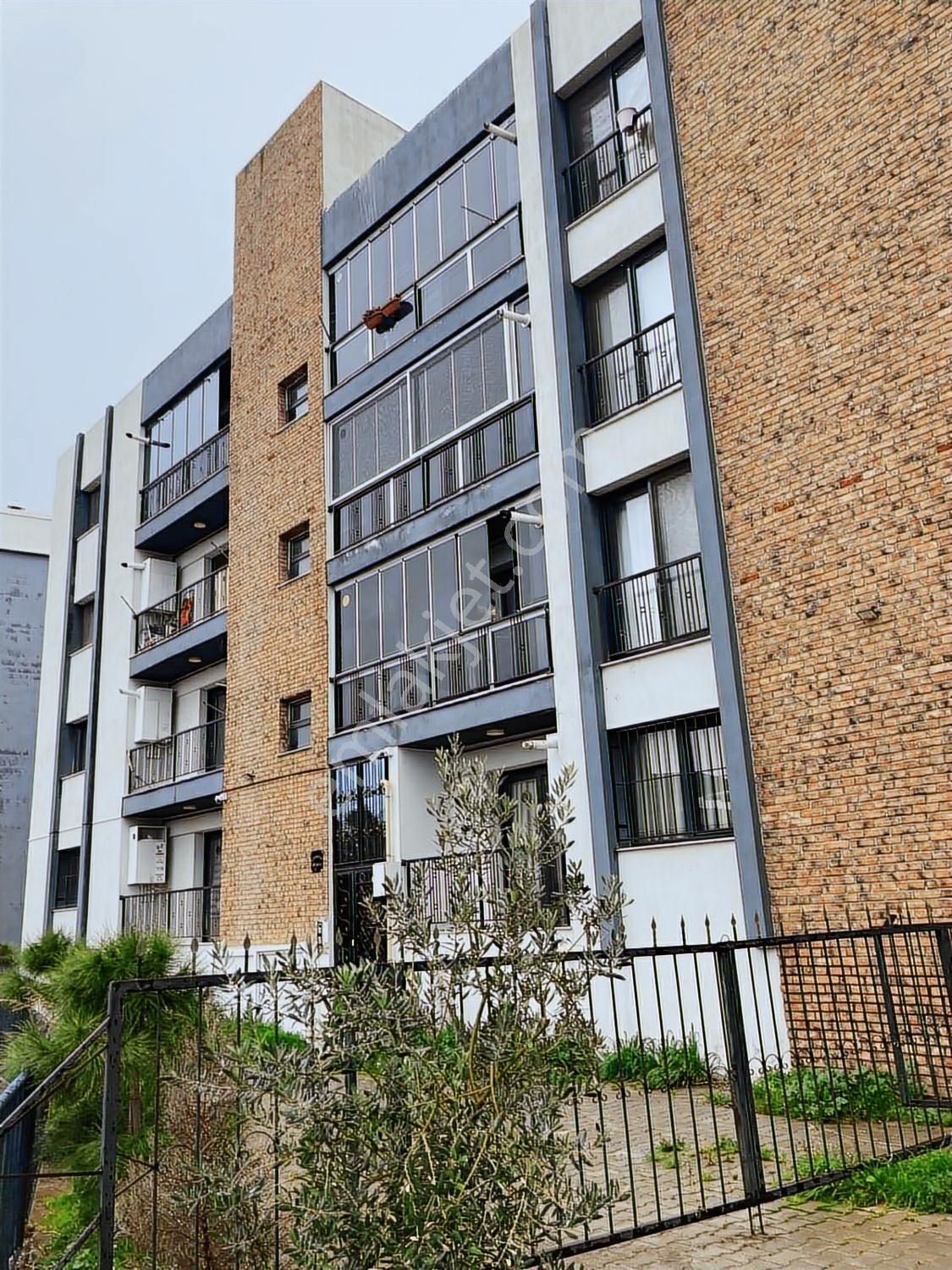 Buca Akıncılar Mahallesi 'nde Satılık 2+1 Genç Daire - Görsel 12