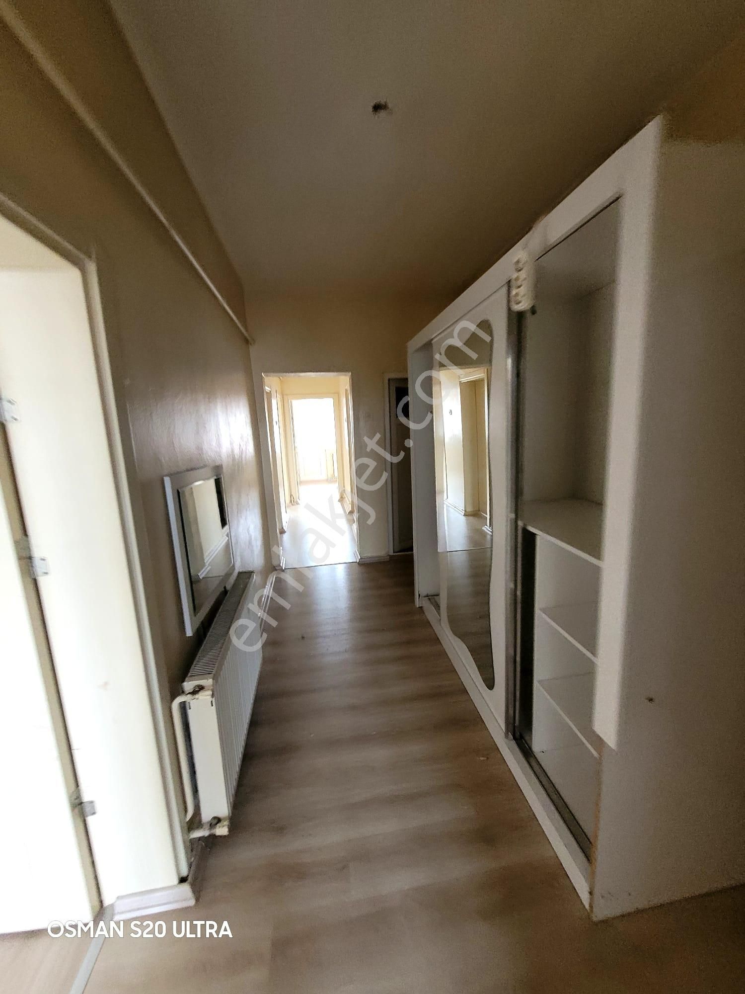 Cumhuriyet'te Cadde Ve Cami Cepheli Güney Doğu Batı﻿ 3+1 Bakımlı - Görsel 23