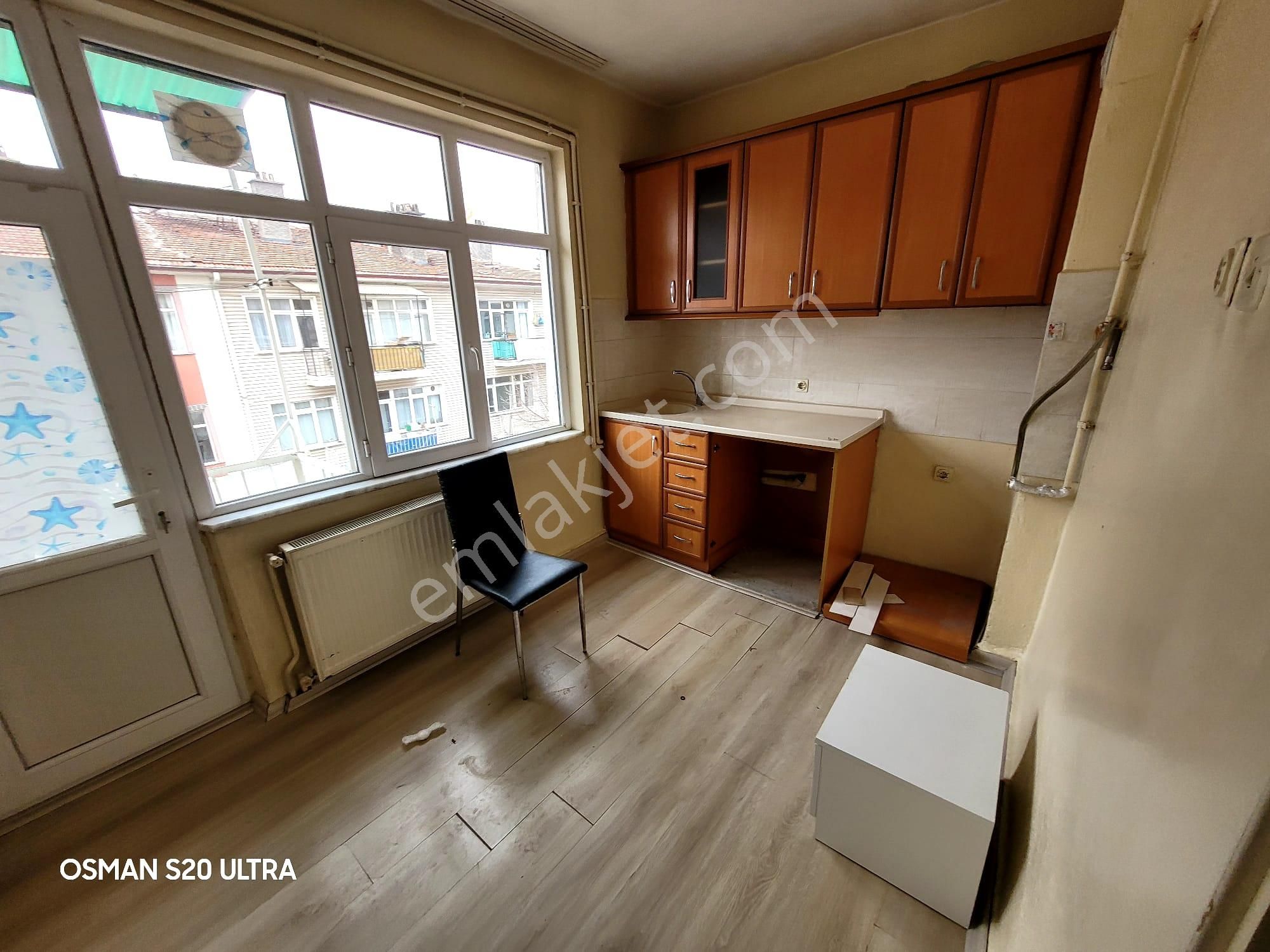Cumhuriyet'te Cadde Ve Cami Cepheli Güney Doğu Batı﻿ 3+1 Bakımlı - Görsel 11