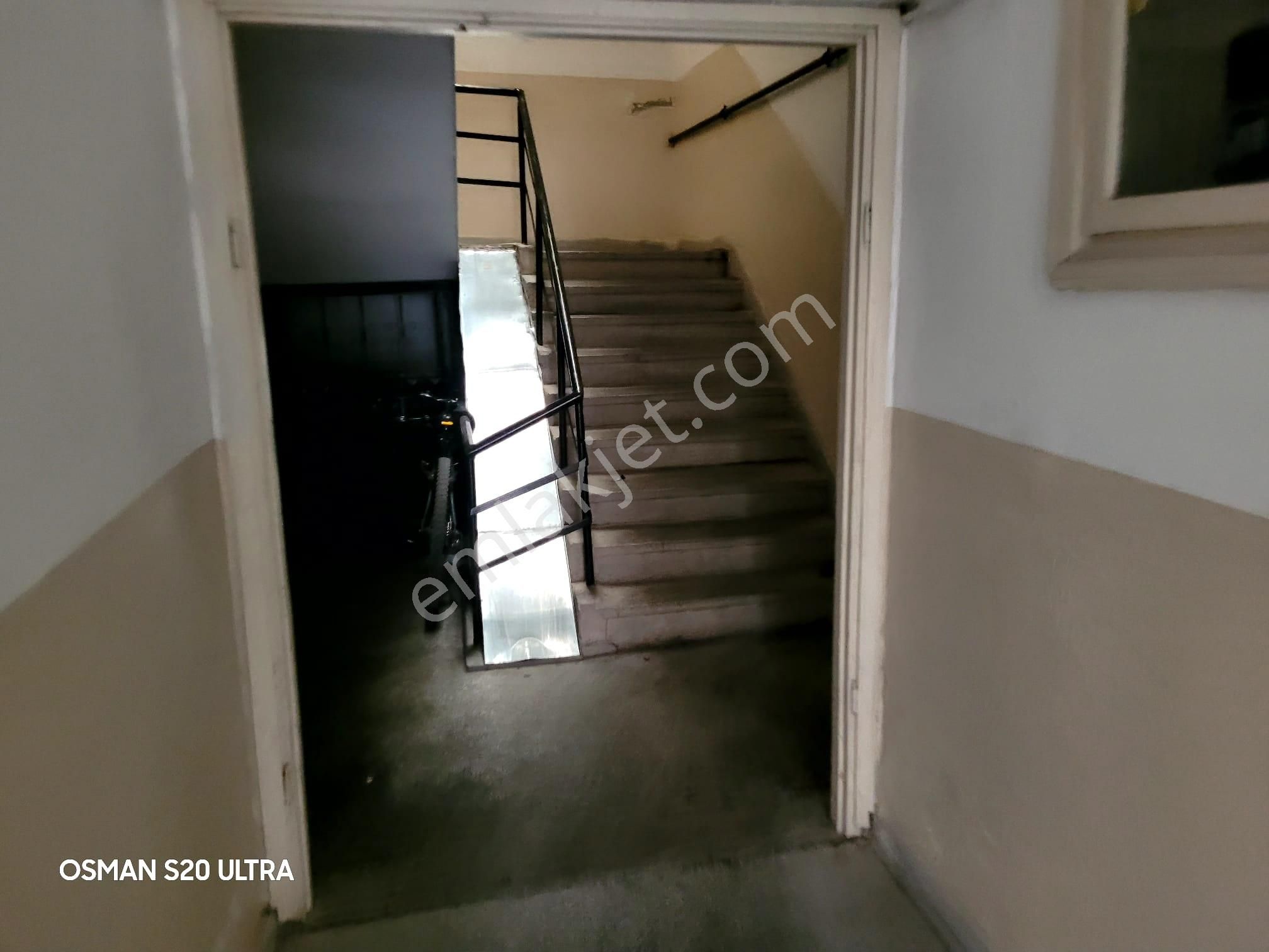 Cumhuriyet'te Cadde Ve Cami Cepheli Güney Doğu Batı﻿ 3+1 Bakımlı - Görsel 24