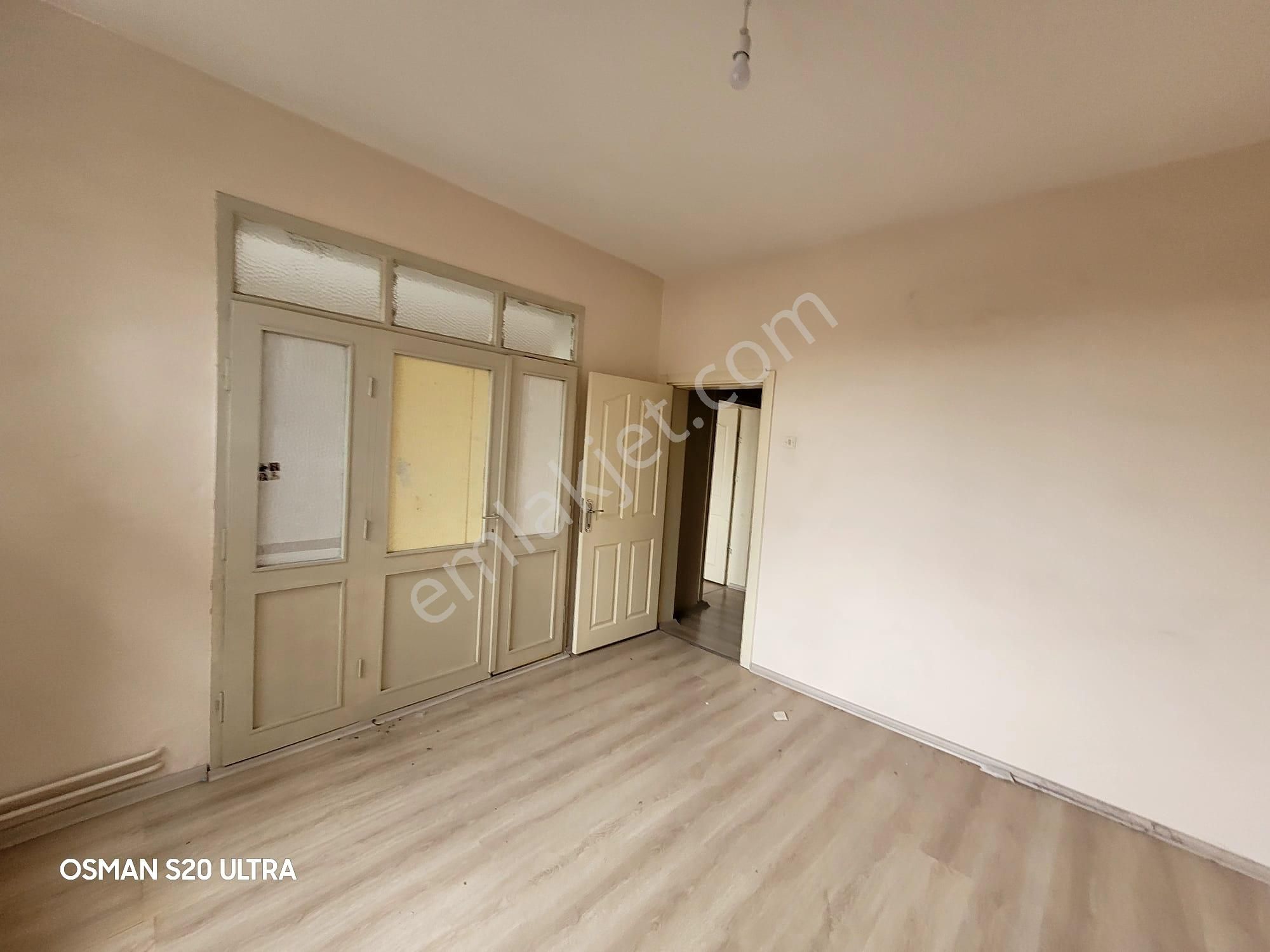 Cumhuriyet'te Cadde Ve Cami Cepheli Güney Doğu Batı﻿ 3+1 Bakımlı - Görsel 19