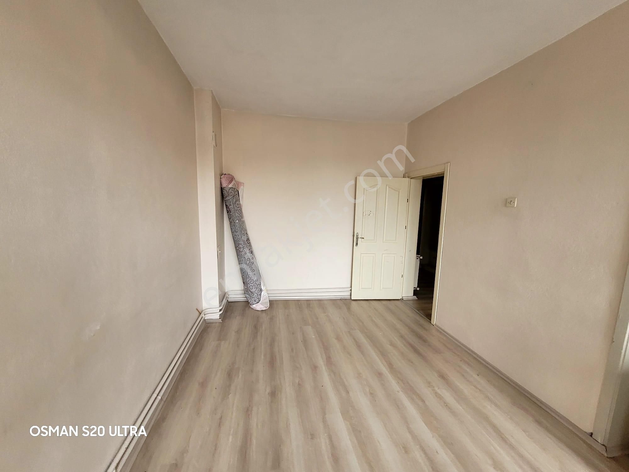 Cumhuriyet'te Cadde Ve Cami Cepheli Güney Doğu Batı﻿ 3+1 Bakımlı - Görsel 17
