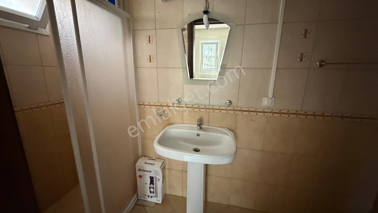 Çıldır Mahallesinde Giriş Kat 3+1 Kapalı Mutfak Daire - Görsel 7