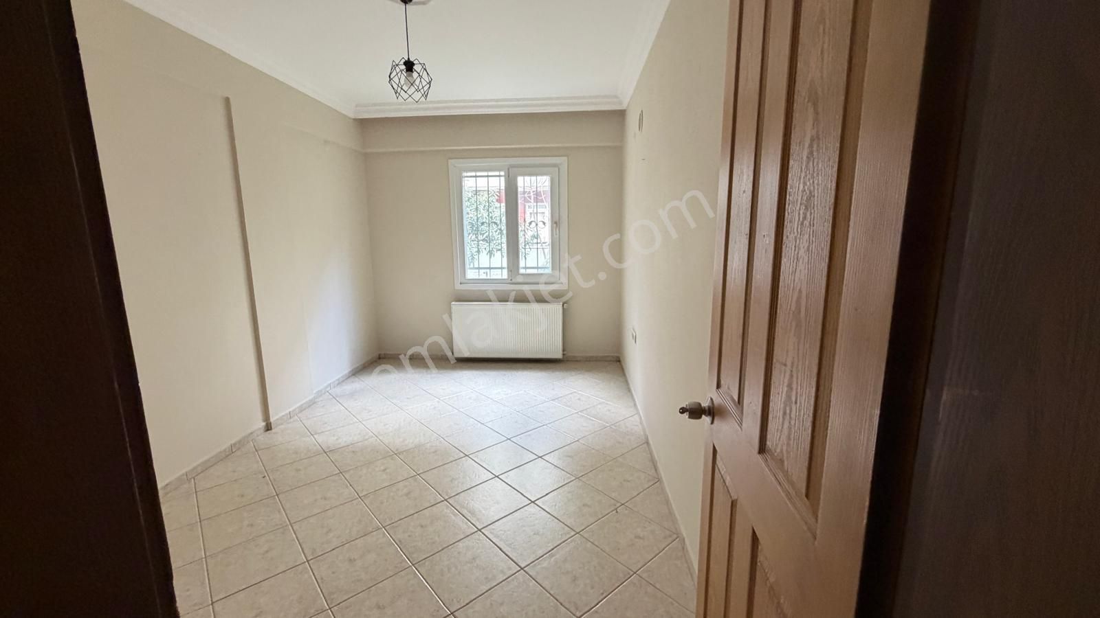 Çıldır Mahallesinde Giriş Kat 3+1 Kapalı Mutfak Daire - Görsel 6