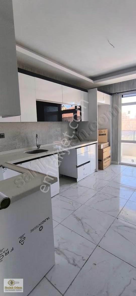 Emlak Odam'dan Fatih Karakolu Yakını 2+1 Köşe Daire Kiralık - Görsel 11