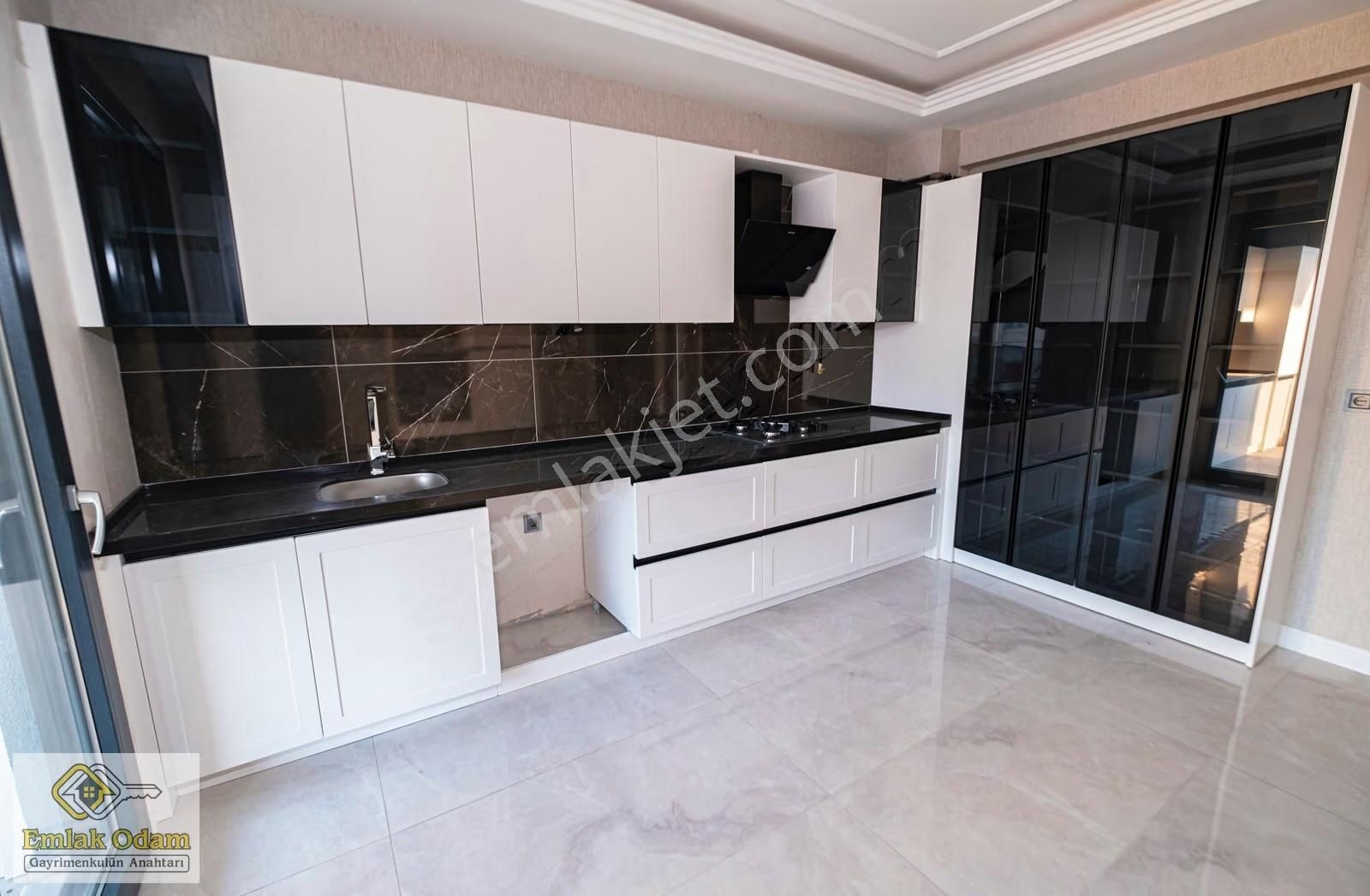 Emlak Odam'dan Alpaslan Mahallesi Satılık 4+1 Giriş Kat Daire - Görsel 24