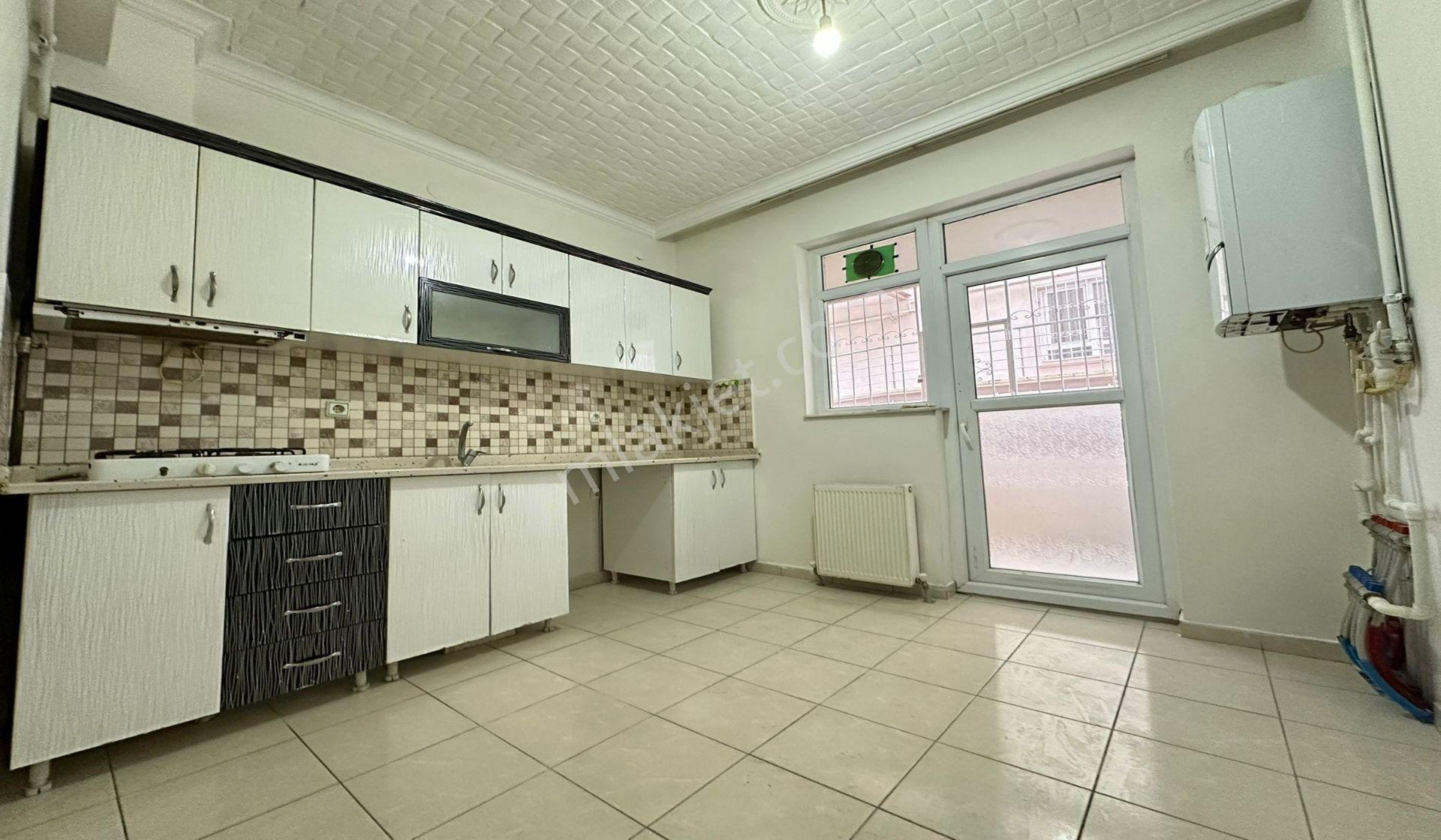 Yayla Cuma Pazarı Yakını 3+1 Giriş Kat Konumunda Asansörlü Genç Bina - Görsel 6