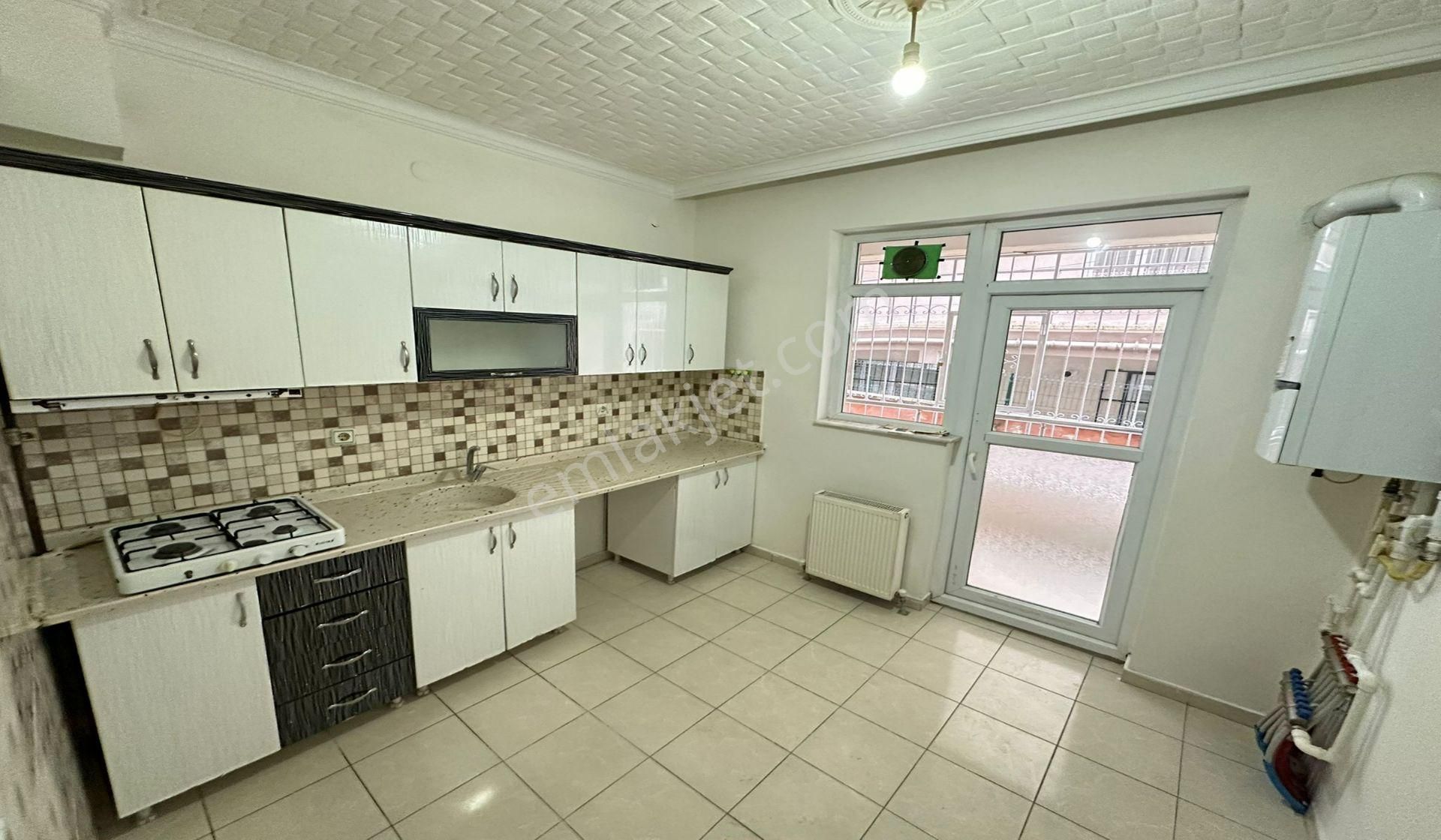 Yayla Cuma Pazarı Yakını 3+1 Giriş Kat Konumunda Asansörlü Genç Bina - Görsel 3