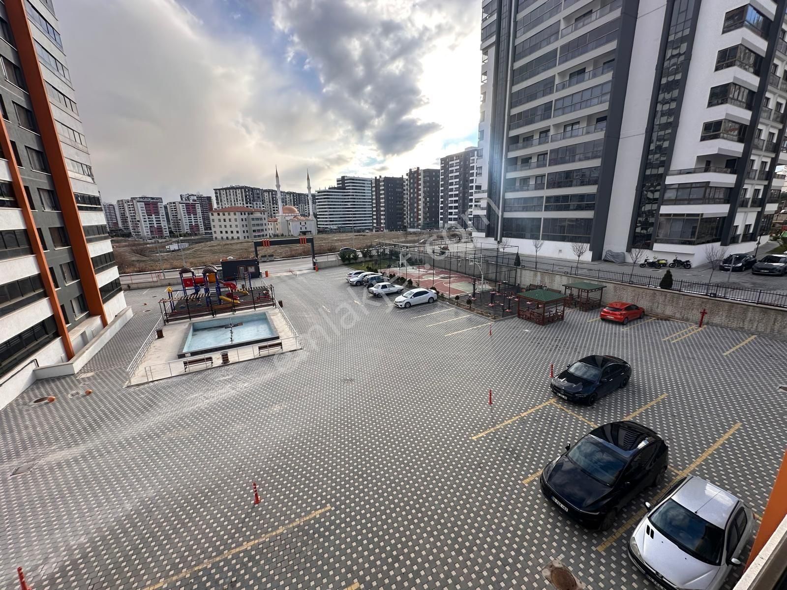 Redstone Castle Yeni Batı Vera Point Sitesi Satılık 2+1 Daire - Görsel 4