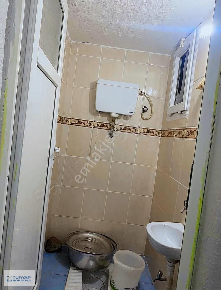 İzmir Bornova Atatürk Mahallesi 3+1 Satılık Bahçe Katı .