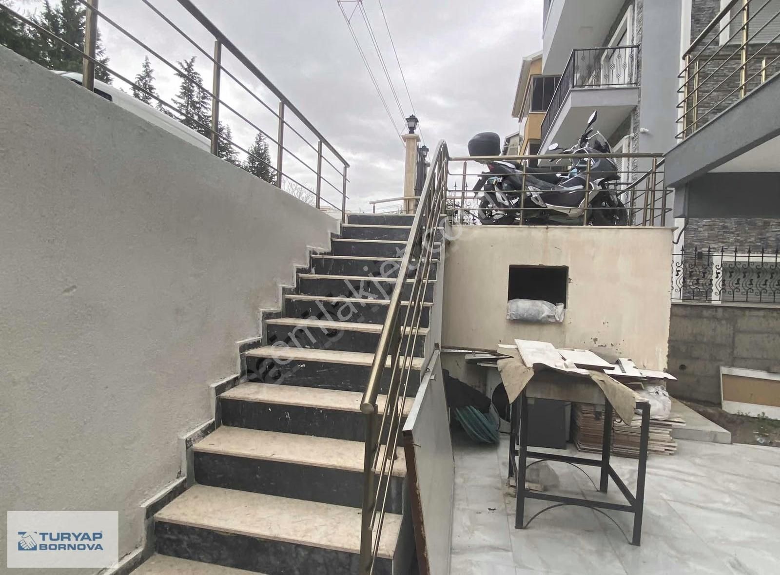 İzmir Bornova Atatürk Mahallesi 3+1 Satılık Bahçe Katı . - Görsel 6