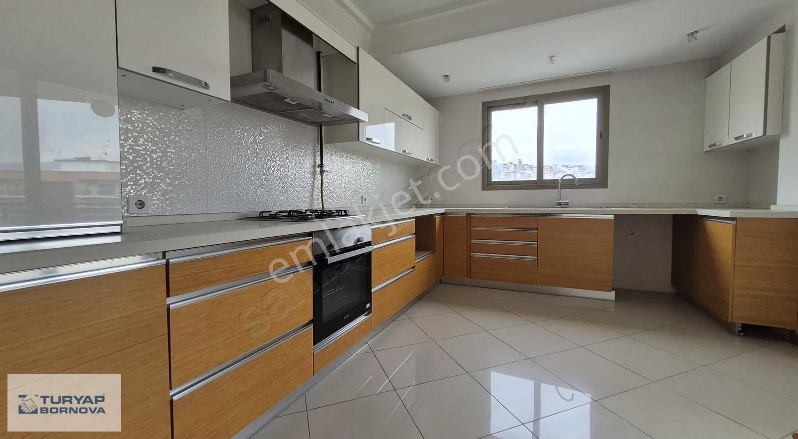 Turyap'tan Osmangazide Site İçerisinde Çok Ferah 3+1 Satılık