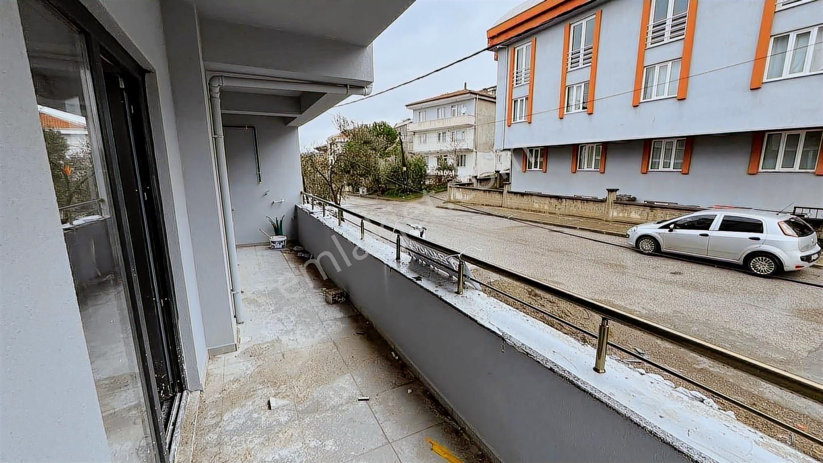 Balnovadan Sağlam Zemine İnşaa Edilmiş Satılık 2+0 Daire - Görsel 5