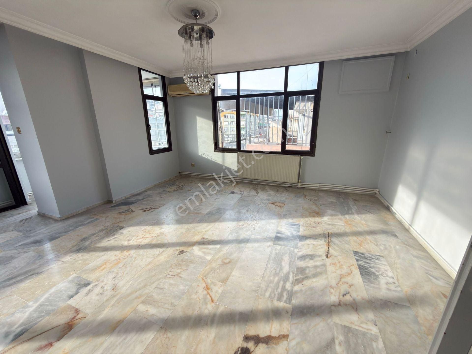 Yusuf Çağlı'dan Adana Gazipaşa Bulvarı Üzeri Kiralık Daire