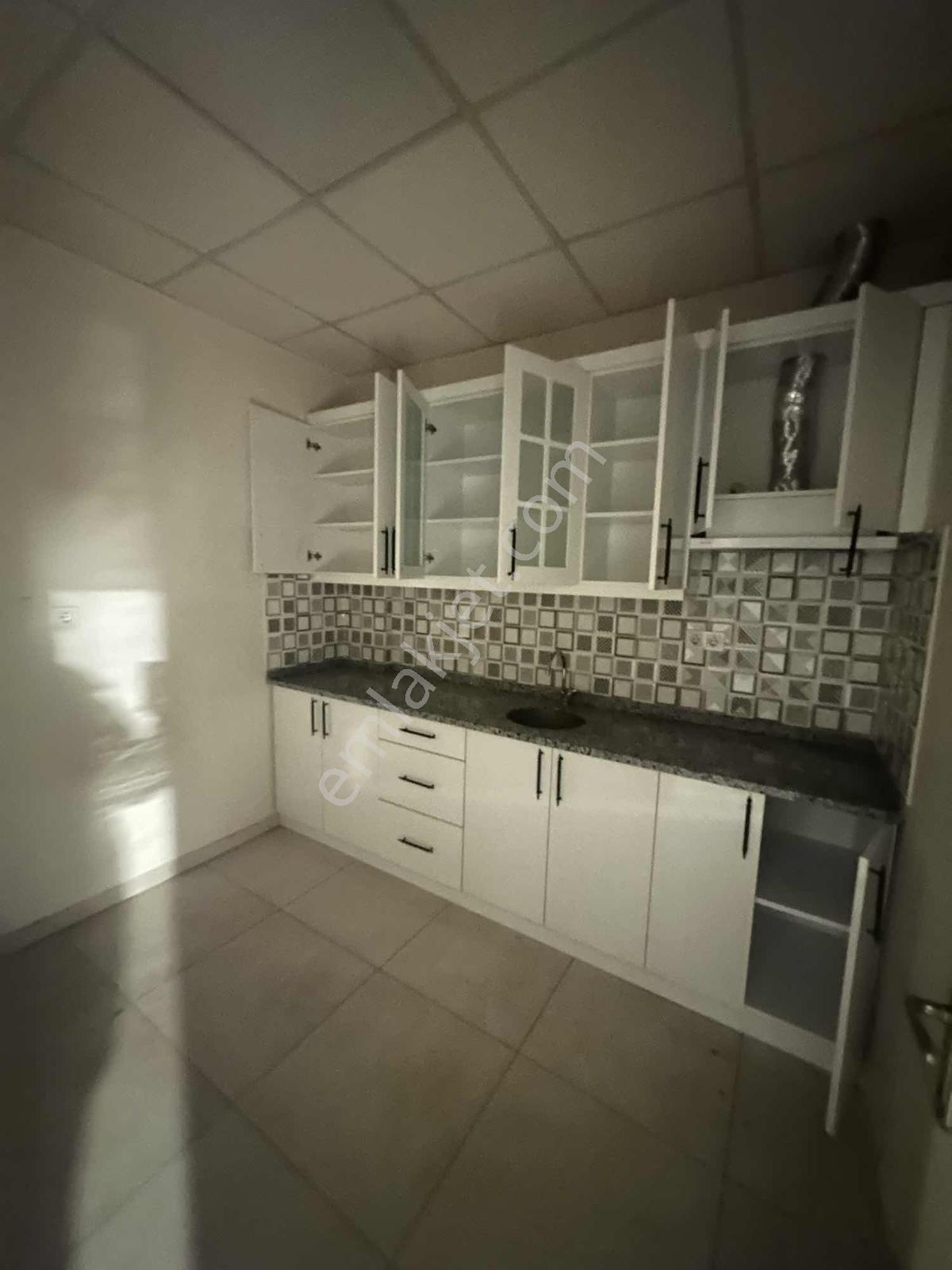 İkitelli Osb De 110 M2 Full Yapılı 3+1 Mutfak Wc İçinde - Görsel 8