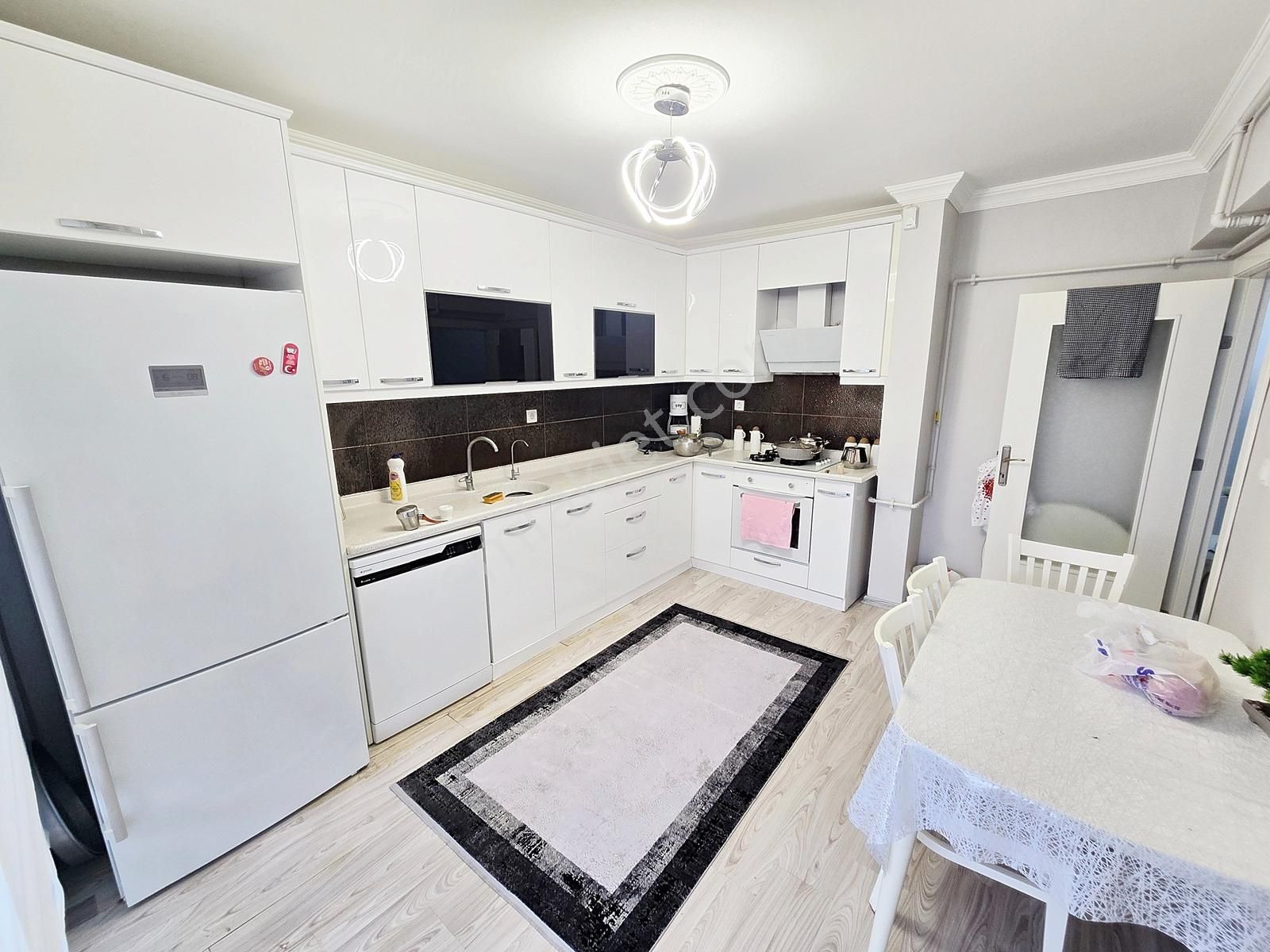 Merkezi Lokasyonda Ara Katta Kredi Limitsiz Kilerli 3+1 Fullllll