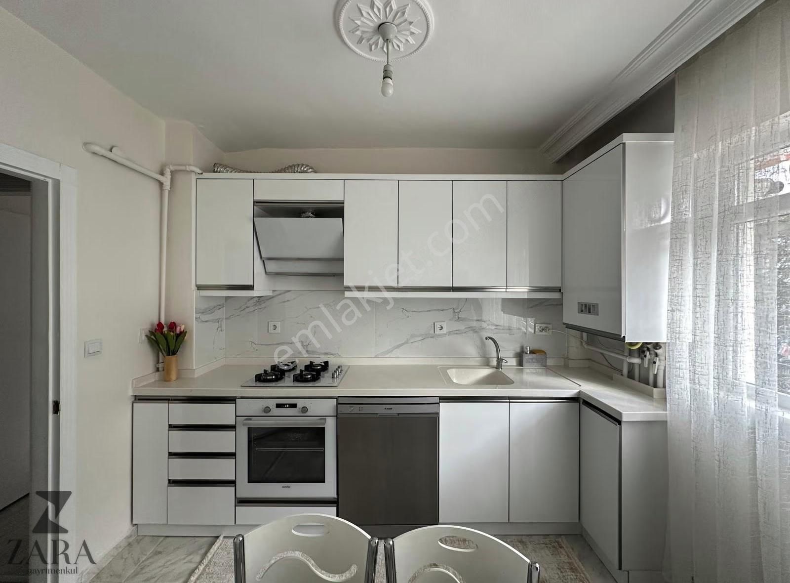 ▄zara▄dereboyu Cd. Yakını Arakat 3+1 Ön Cephe 120m² Fırsat Daire