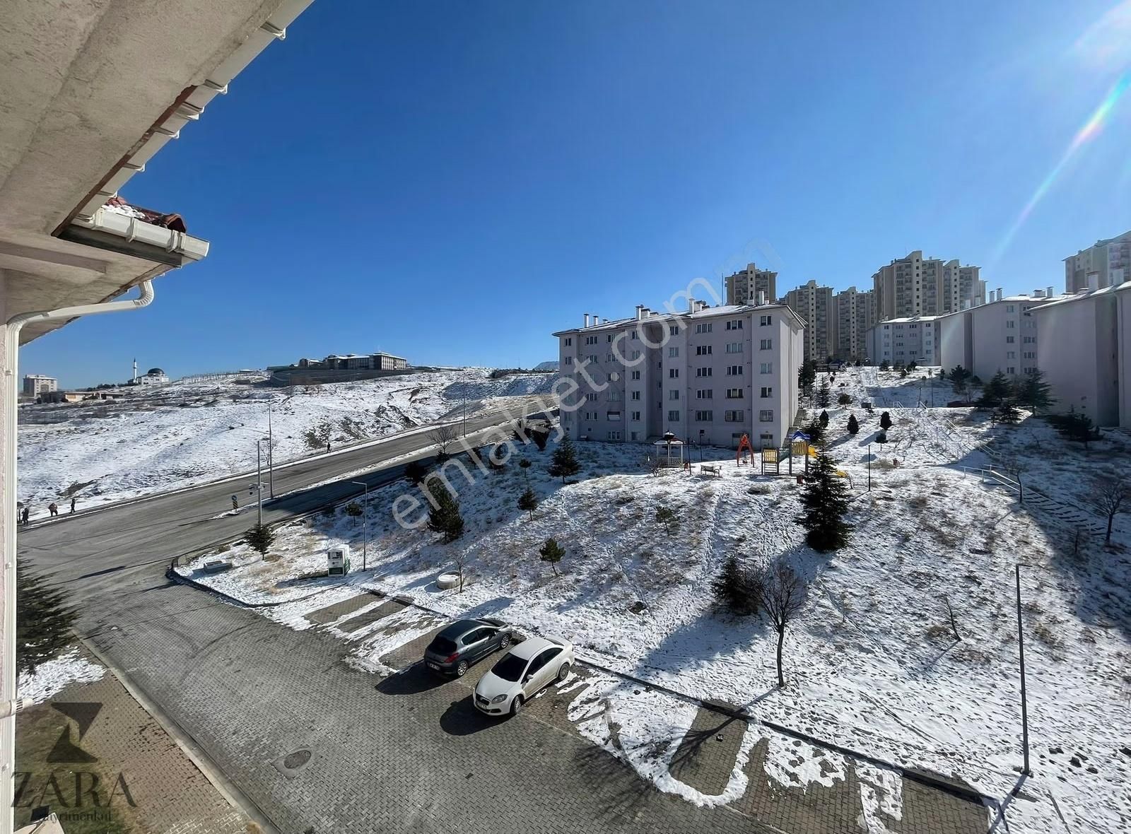 ▄zara▄zirvekent Sitesinde Doğa Manzaralı Masrafsız 1+1 Daire