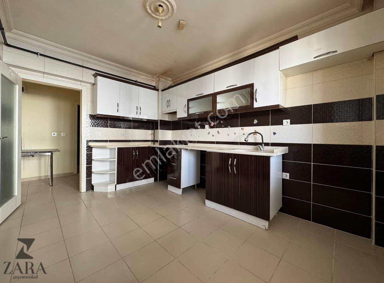 ▄zara▄durali Alıç Mh. Spor Salonu Yakını 3+1 135m² Fırsat Daire - Görsel 6