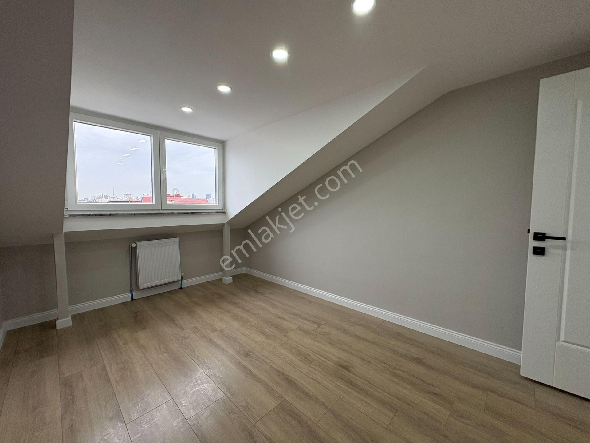 Altıntepe Kızılaya Yakın Teraslı 3+1 120 M² Net Dubleks - Görsel 13