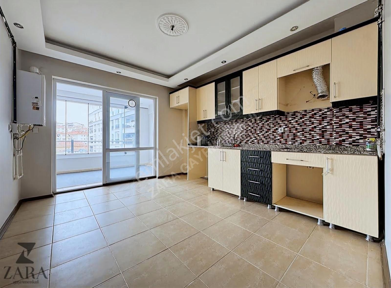 ▄zara▄ergenekon İ.ö.o. Yanı Ana Cd. Yakını Lüks 3+1 Site Dairesi