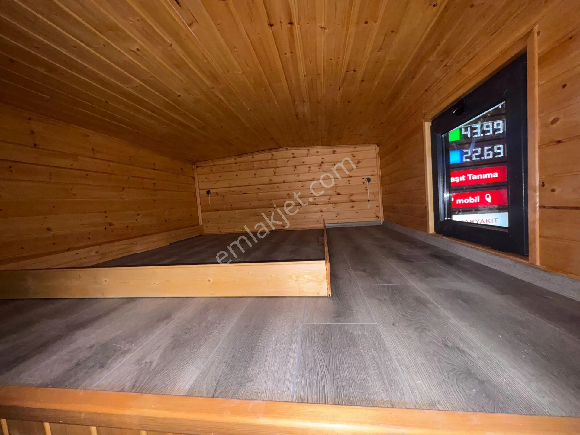 6m Uzunluğunda 2,55m Genişliğinde 4m Yüksekliğinde Loft Katlı - Görsel 2