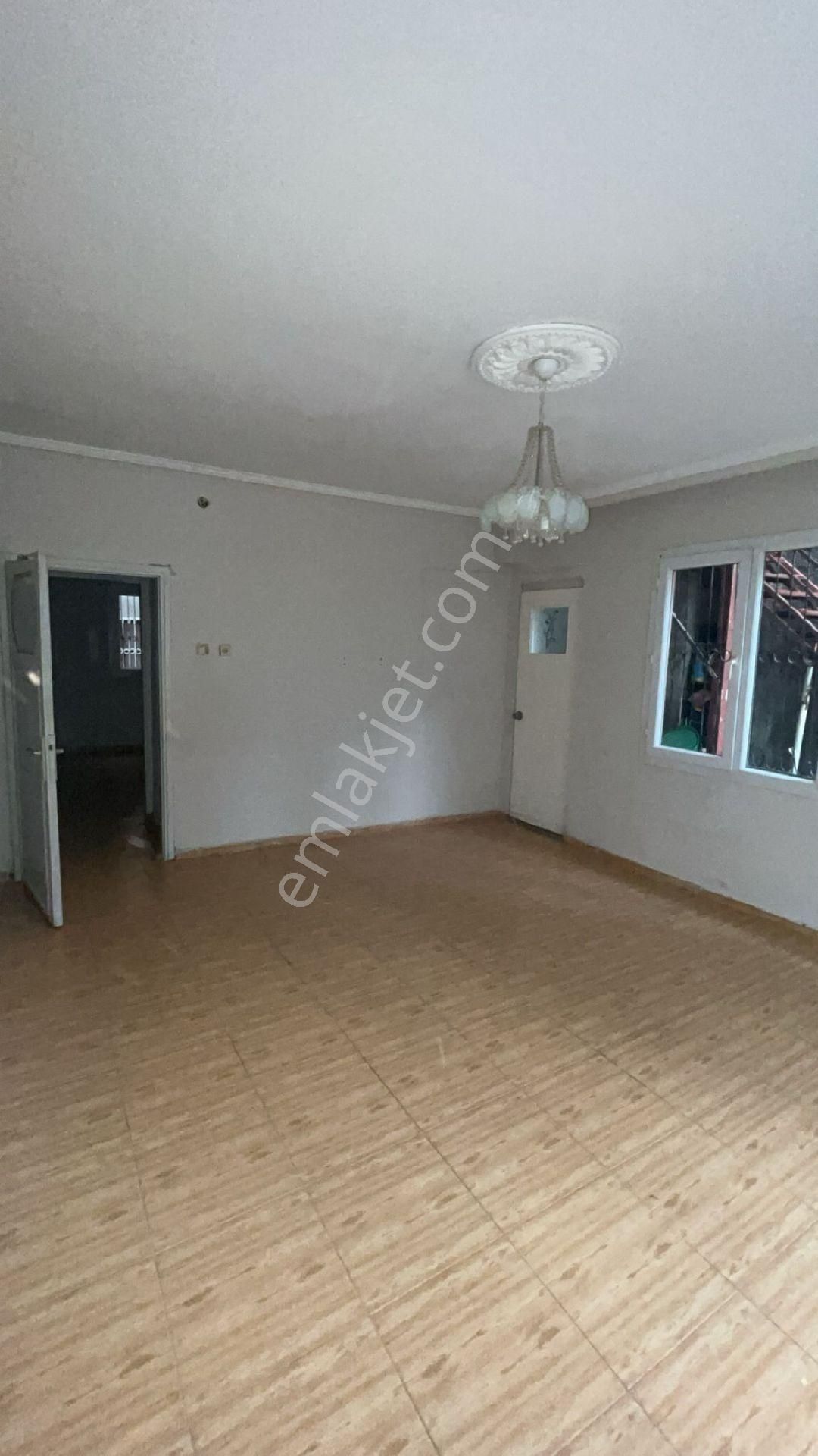 Kozanyoluna Yakın2+1 2 Katlı Evin 1.katı - Görsel 12