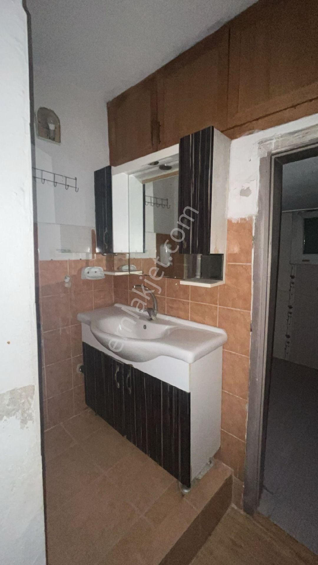 Kozanyoluna Yakın2+1 2 Katlı Evin 1.katı - Görsel 3