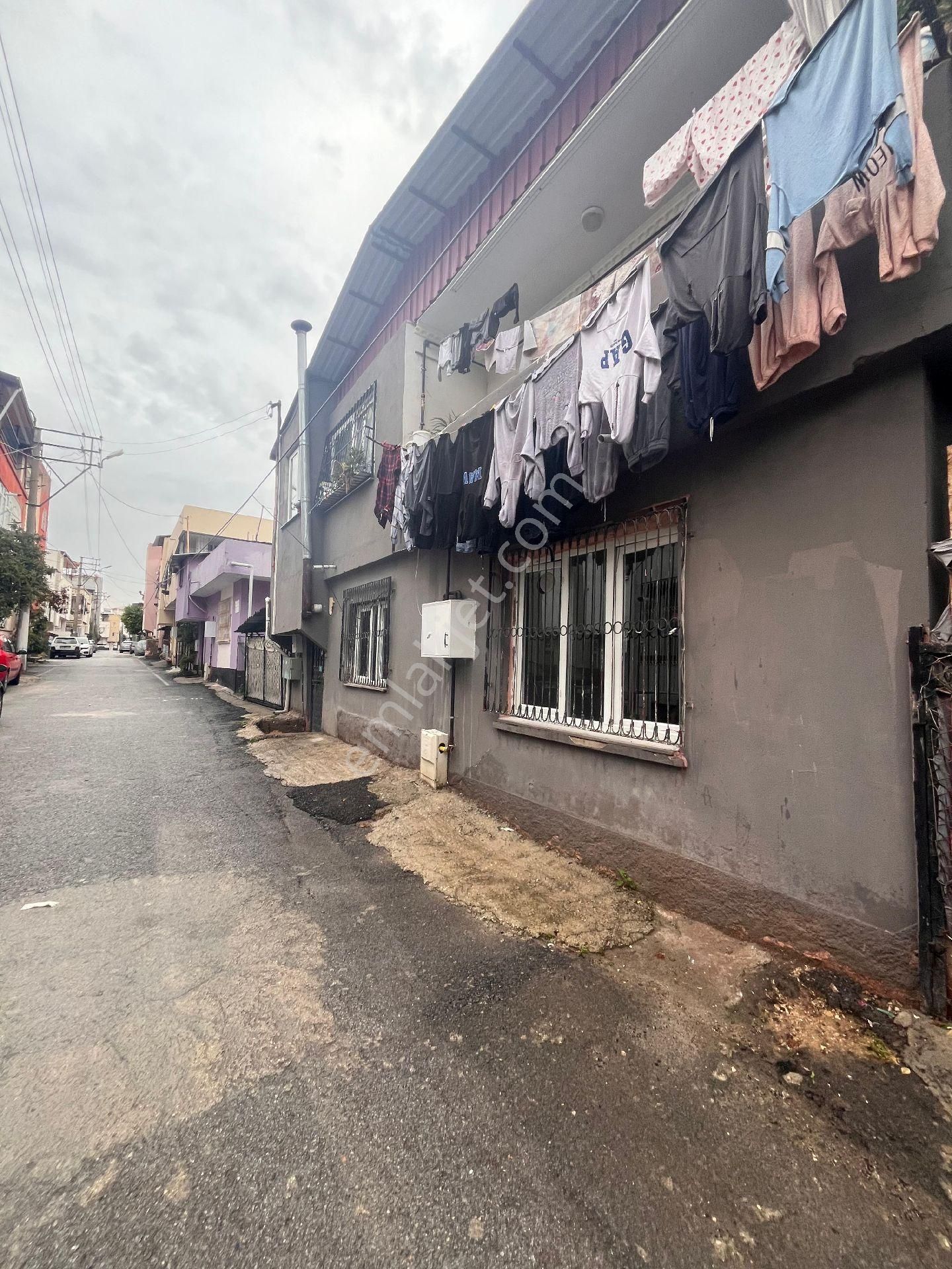 Kozanyoluna Yakın2+1 2 Katlı Evin 1.katı