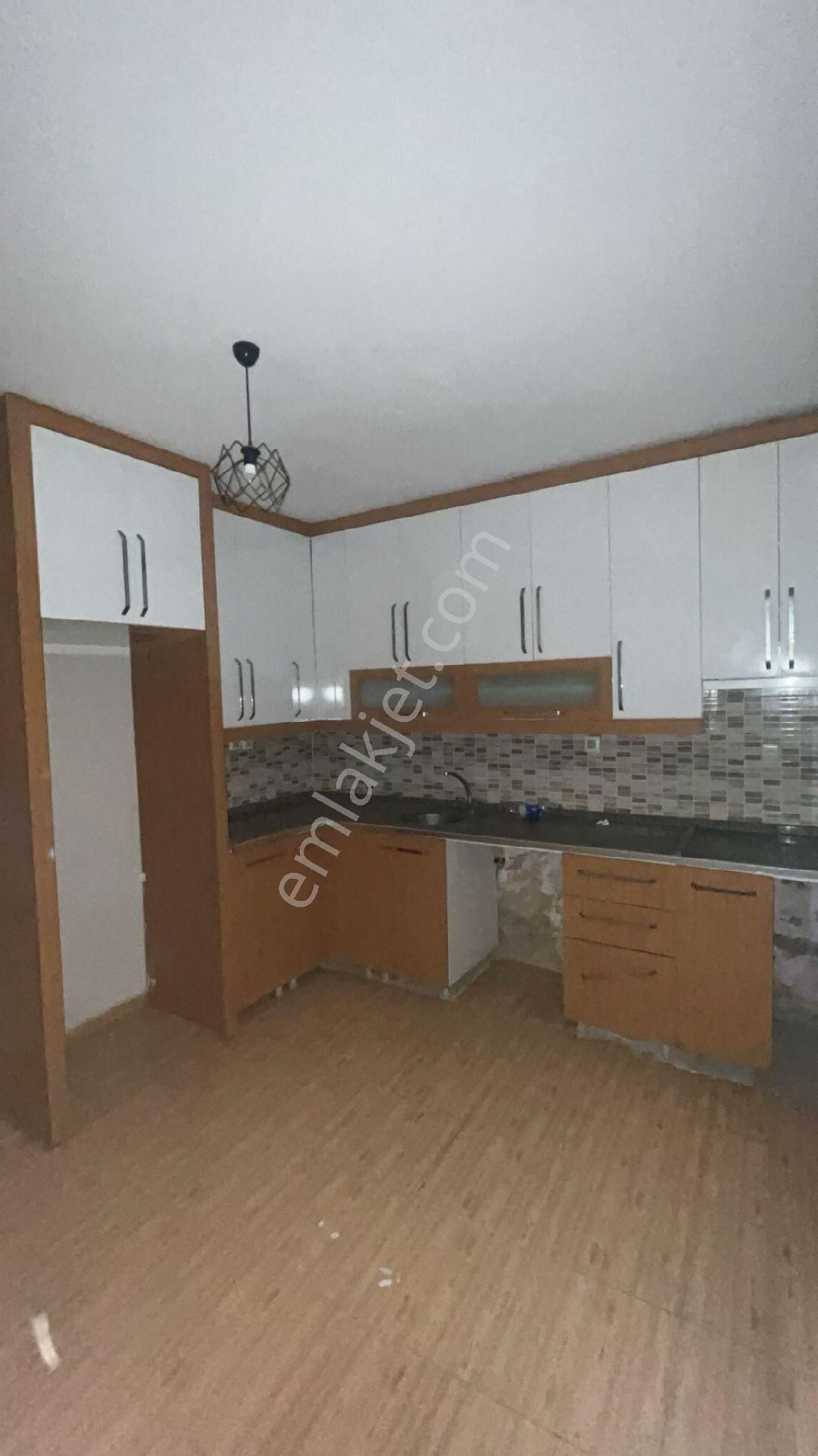 Kozanyoluna Yakın2+1 2 Katlı Evin 1.katı - Görsel 6