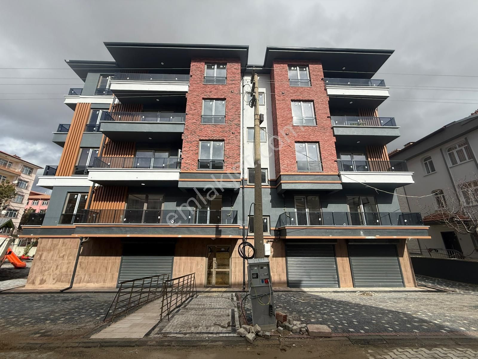 Rota’dan Satılık Gazi Mah. Ara Kat Garajlı Daire….