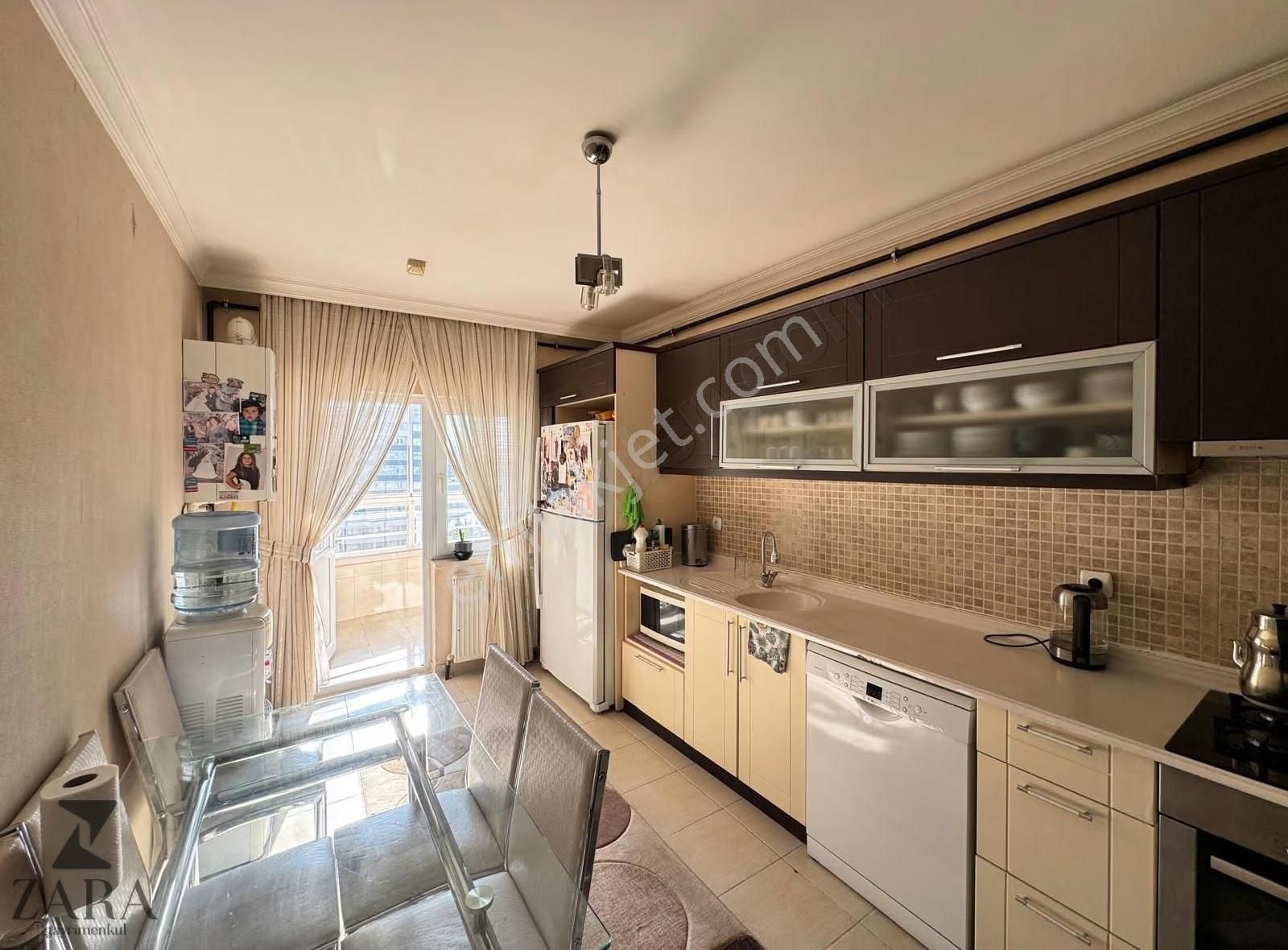 ▄zara▄sultan Fatih Cad. Üzeri 7/24 Güvenlikli Sitede 3.5+1 Daire - Görsel 12