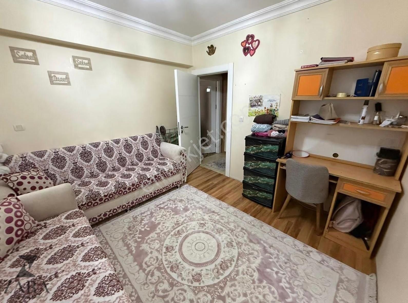 ▄zara▄durali Alıç Mh. Doğukent Cd Yakını 3+1 Ara Kat 130m² Daire - Görsel 4